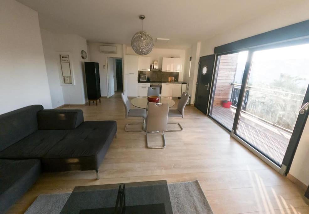 "Le Relax" - Velaux Appart Climatise - 6 Pers Avec Terrasse A 15 Min Plage Et Aeroport Exterior photo