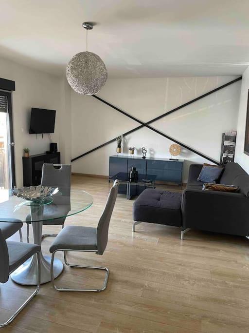 "Le Relax" - Velaux Appart Climatise - 6 Pers Avec Terrasse A 15 Min Plage Et Aeroport Exterior photo