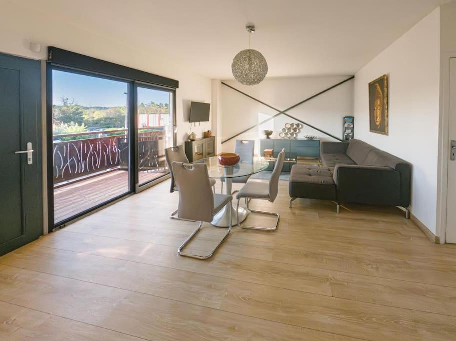 "Le Relax" - Velaux Appart Climatise - 6 Pers Avec Terrasse A 15 Min Plage Et Aeroport Exterior photo